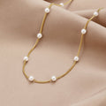 Collier à chaîne avec perles
